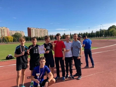 Lekkoatleci reprezentujący Szkołę Podstawową nr 2 w Rzeszowie