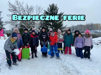 Klasa 4 b propagująca bezpieczny wypoczynek na feriach