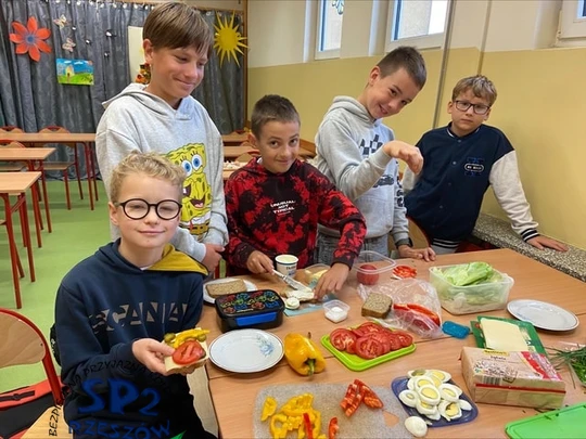 ZDROWE ŚNIADANIE W KLASIE 4 C