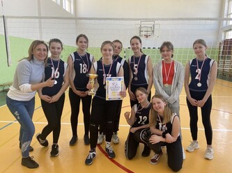 Drużyna dziewcząt z SP 2